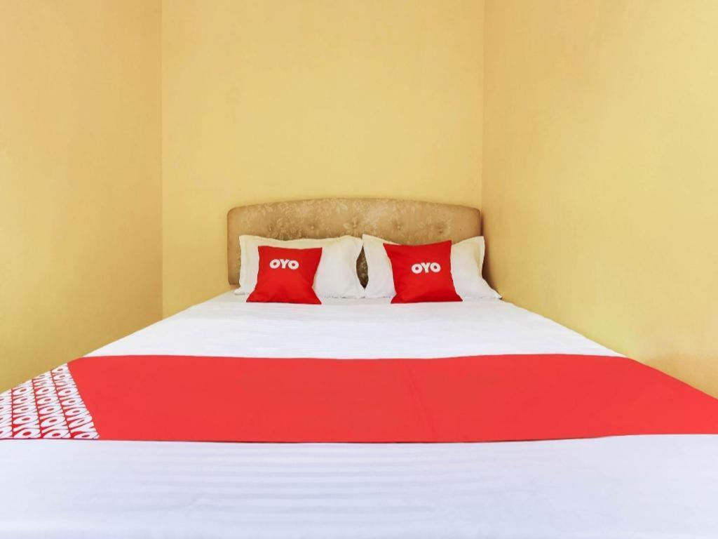 Oyo 89406 Lucky Budget Hotel Nilai Exterior foto