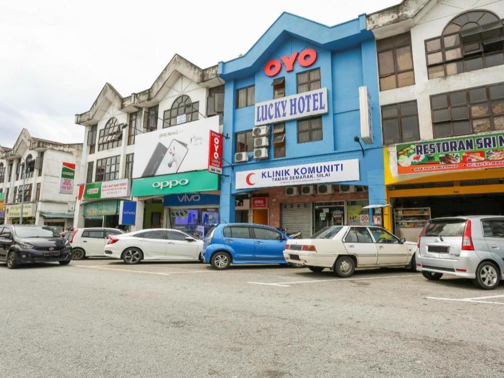 Oyo 89406 Lucky Budget Hotel Nilai Exterior foto