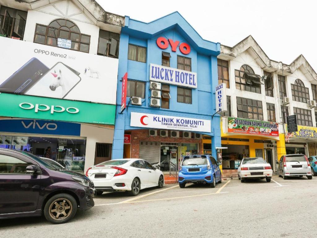 Oyo 89406 Lucky Budget Hotel Nilai Exterior foto