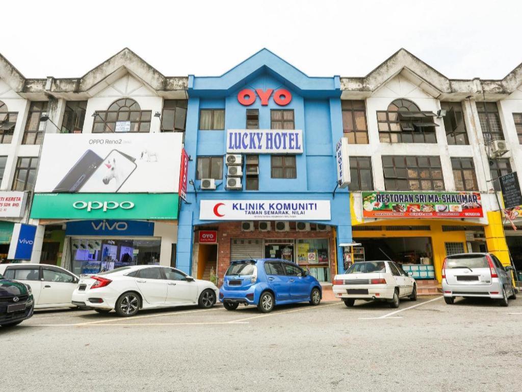 Oyo 89406 Lucky Budget Hotel Nilai Exterior foto